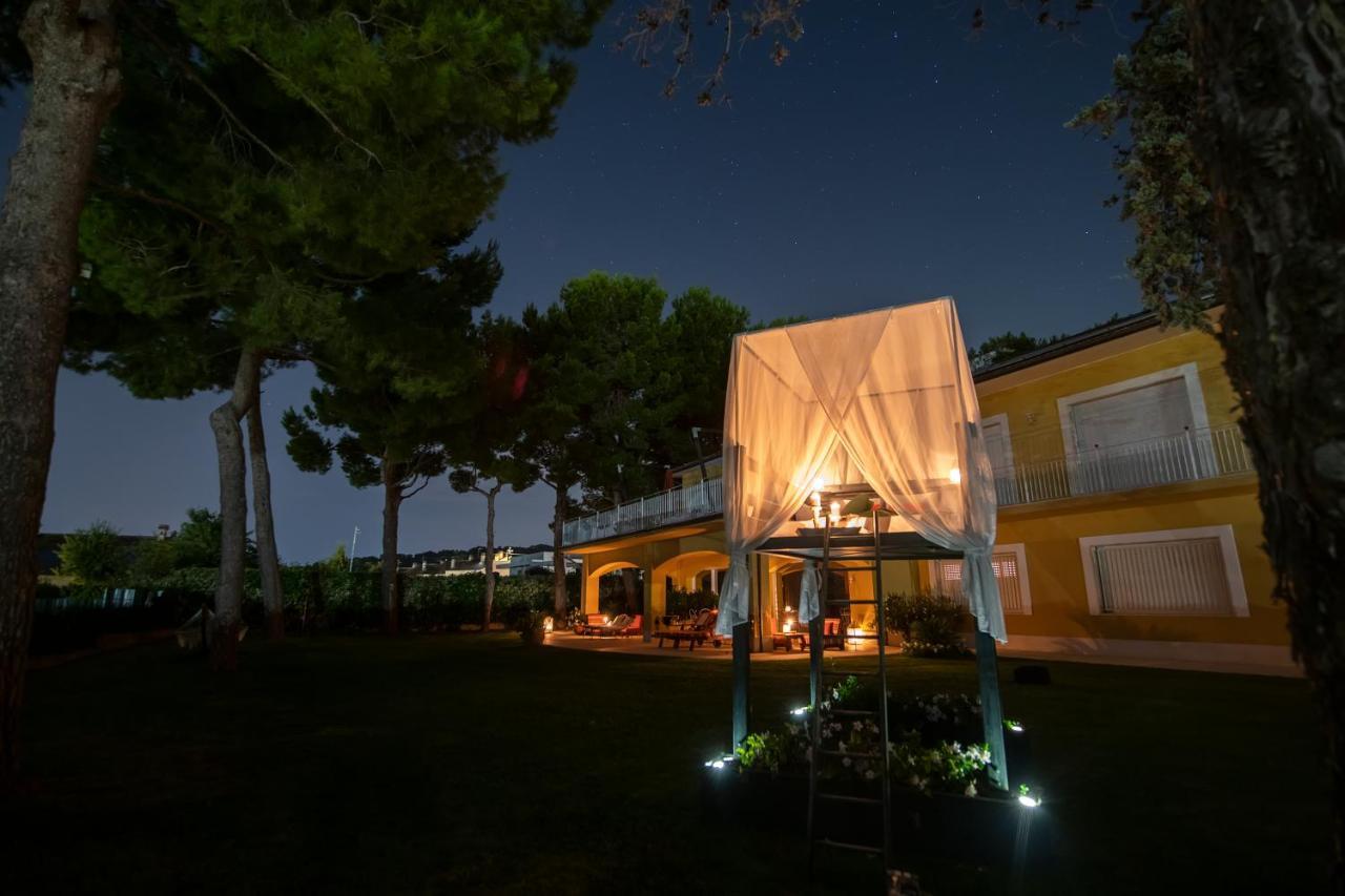 Tra Gli Alberi E Il Mare Bed and Breakfast Sirolo Exteriör bild