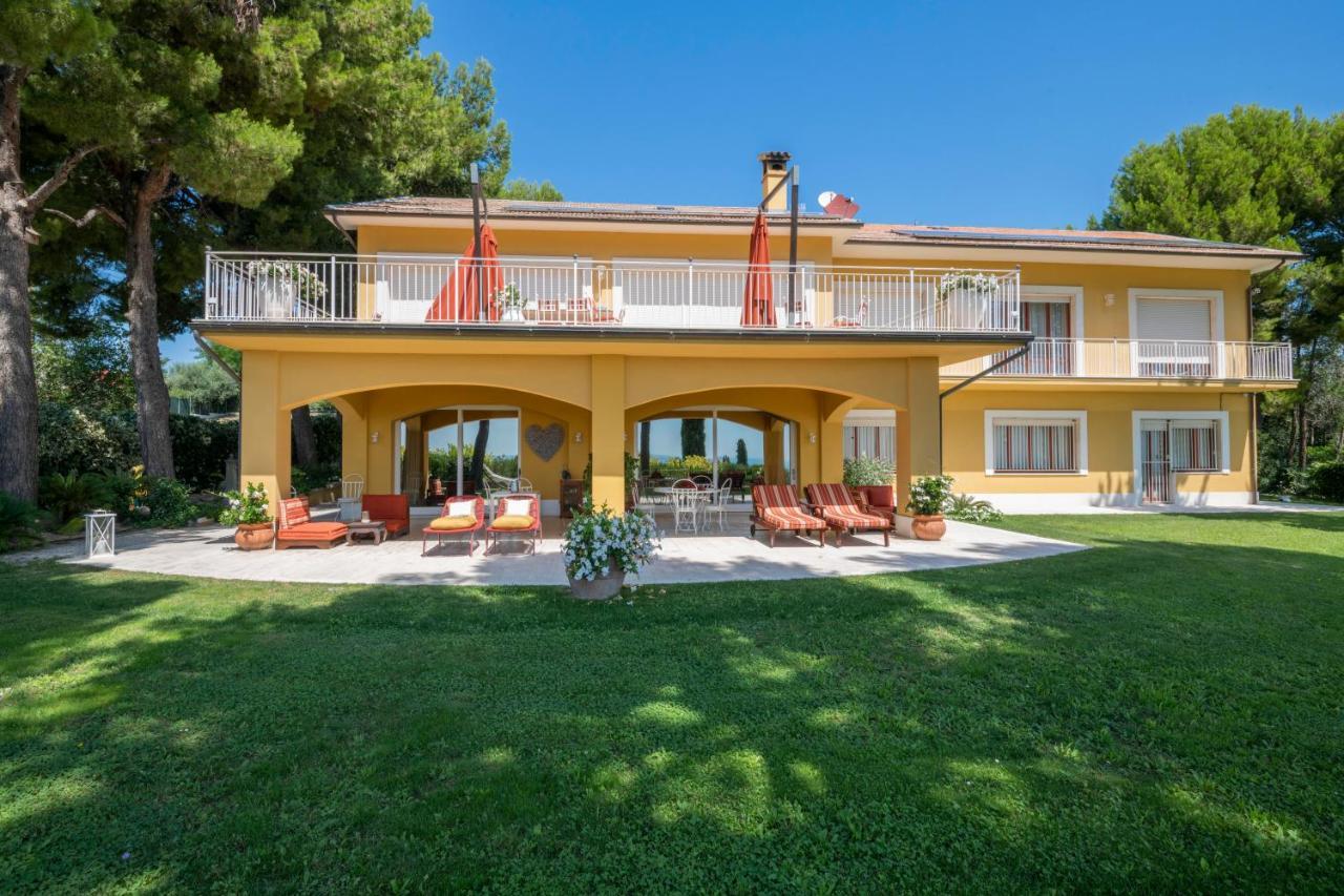 Tra Gli Alberi E Il Mare Bed and Breakfast Sirolo Exteriör bild
