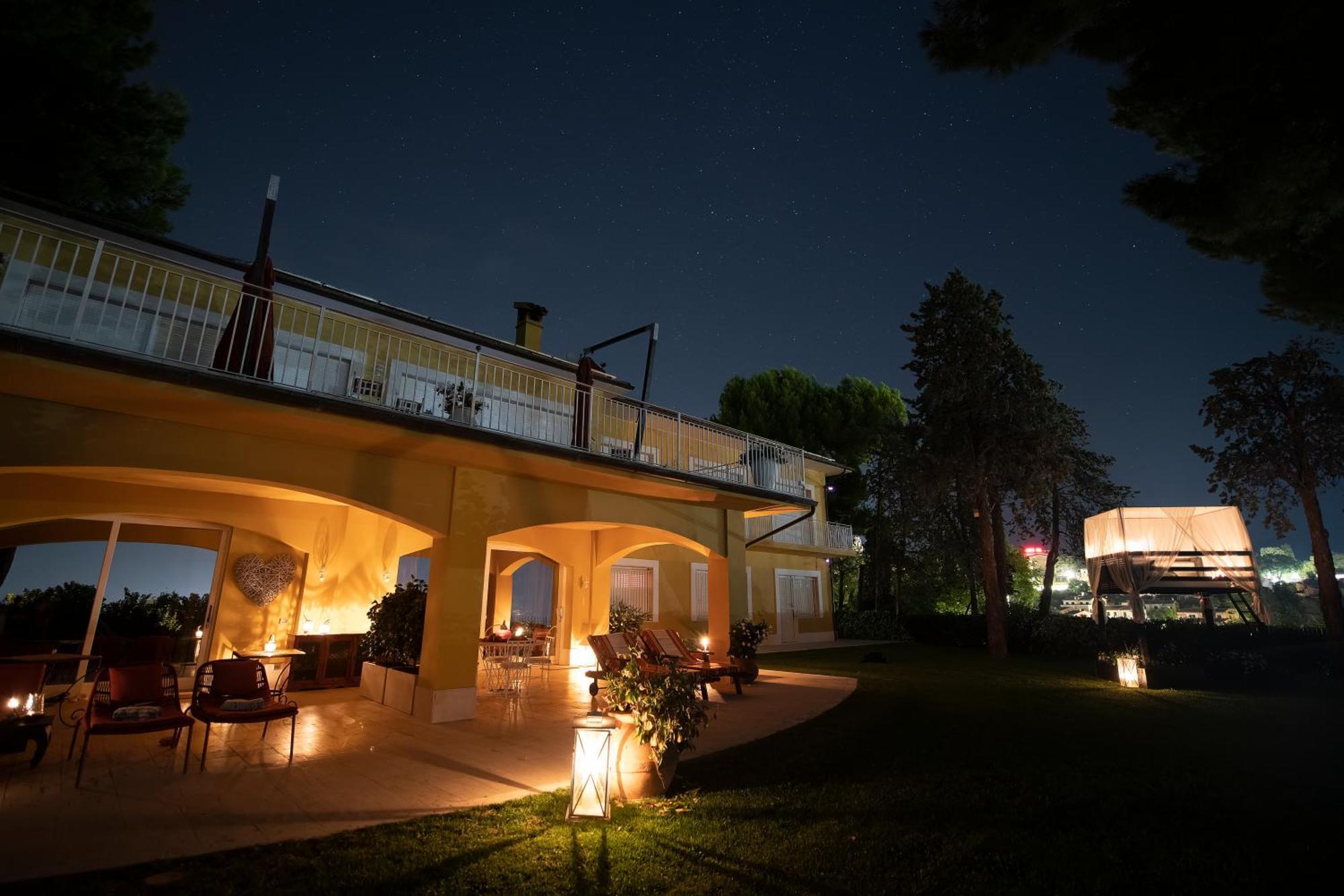 Tra Gli Alberi E Il Mare Bed and Breakfast Sirolo Exteriör bild