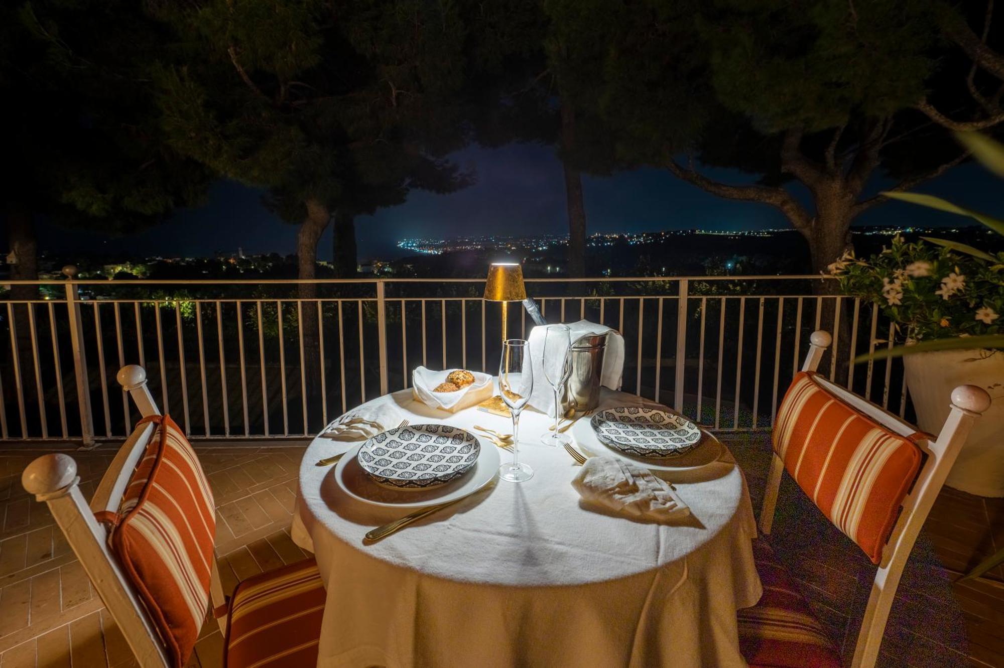 Tra Gli Alberi E Il Mare Bed and Breakfast Sirolo Exteriör bild