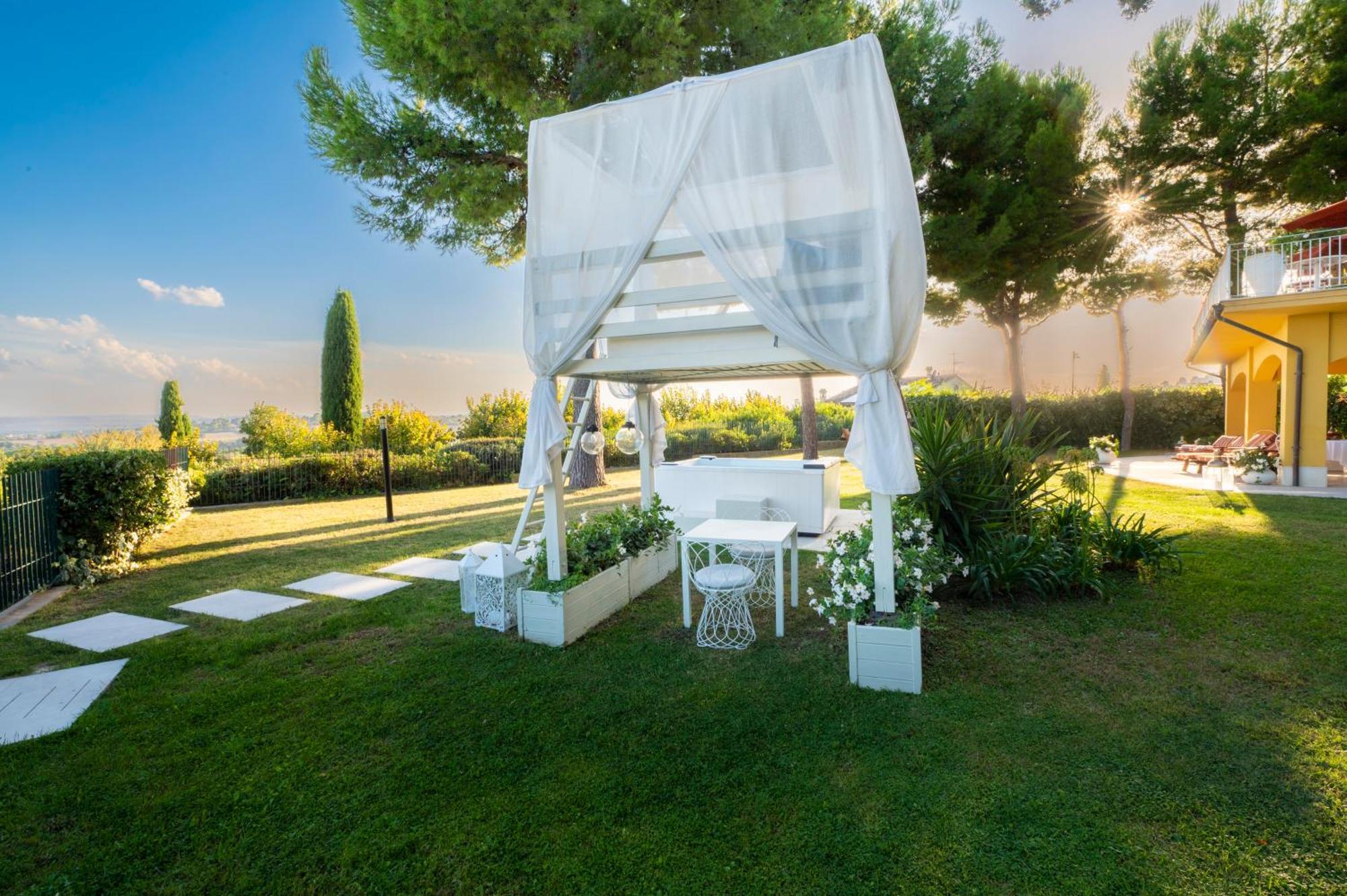 Tra Gli Alberi E Il Mare Bed and Breakfast Sirolo Exteriör bild