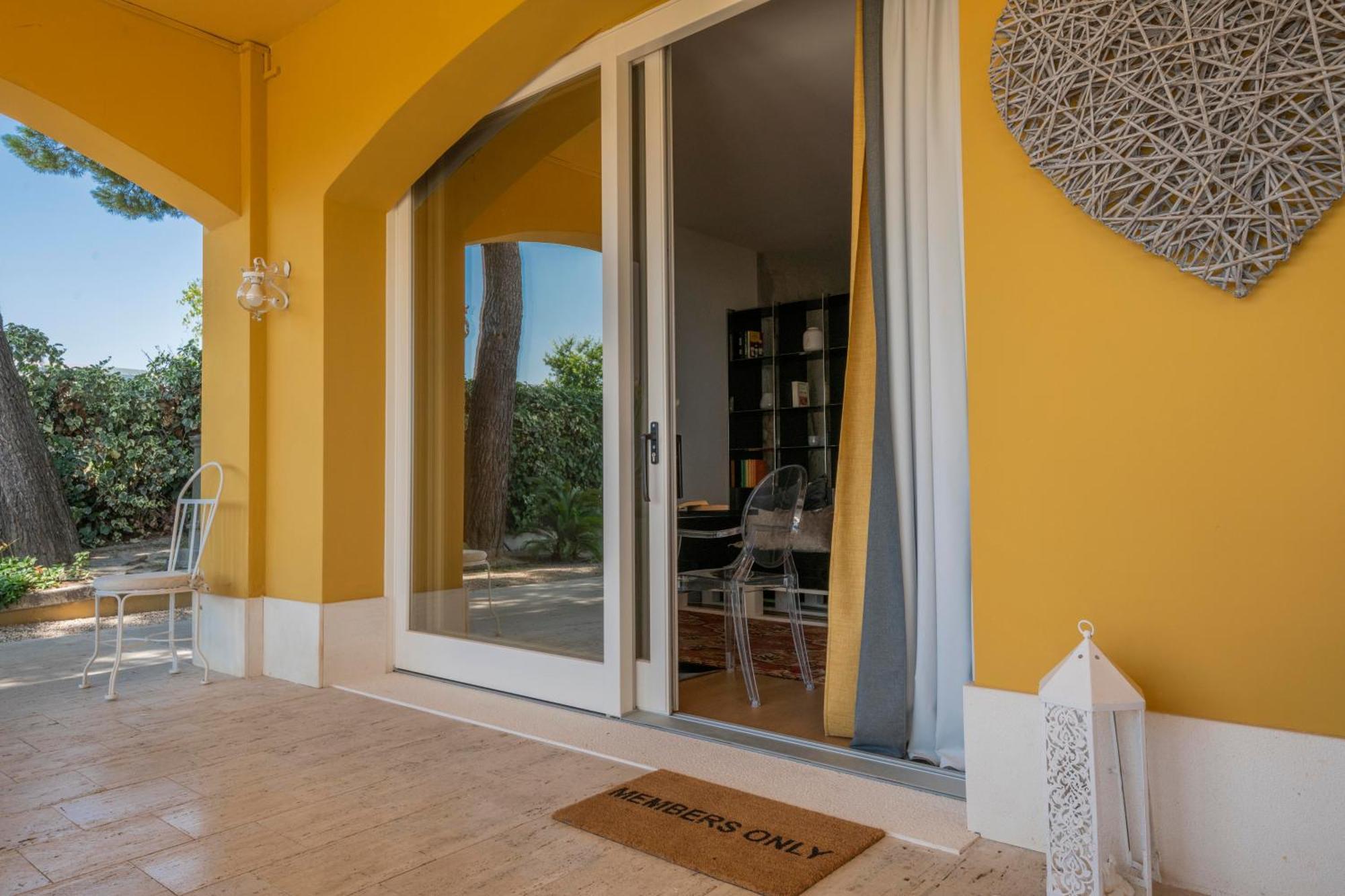 Tra Gli Alberi E Il Mare Bed and Breakfast Sirolo Rum bild