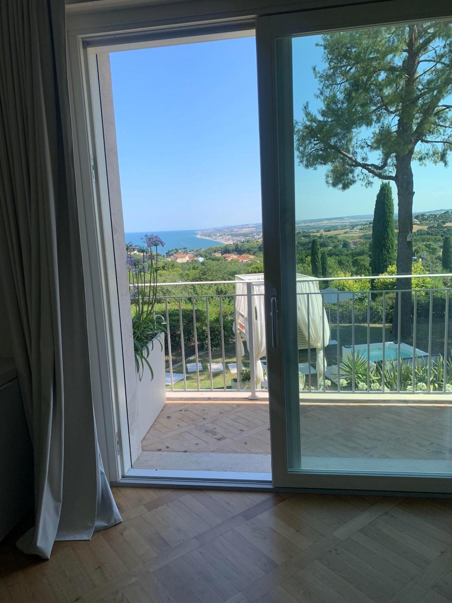 Tra Gli Alberi E Il Mare Bed and Breakfast Sirolo Exteriör bild