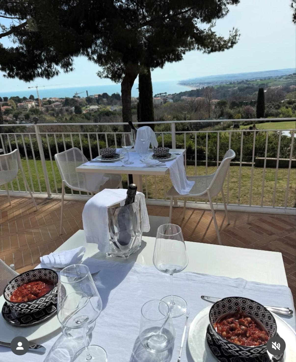 Tra Gli Alberi E Il Mare Bed and Breakfast Sirolo Exteriör bild
