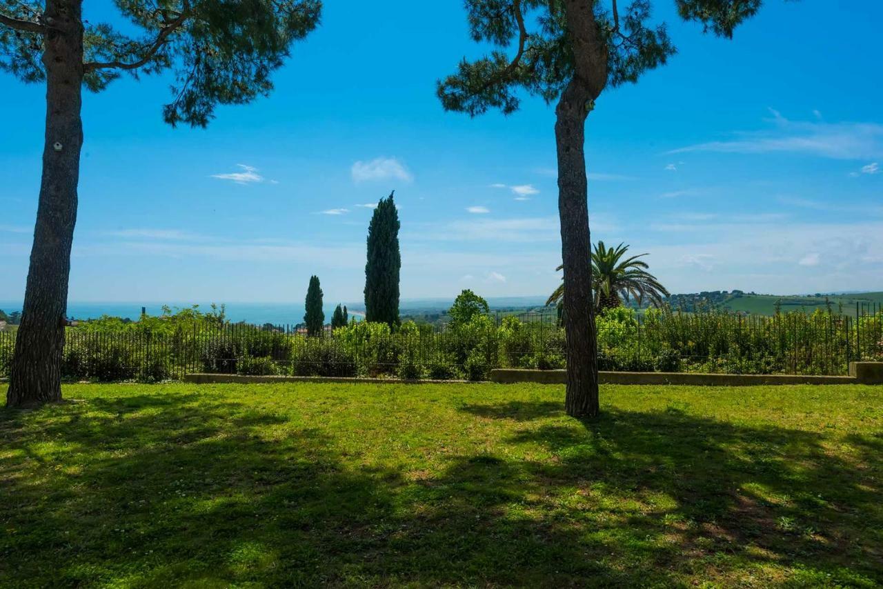 Tra Gli Alberi E Il Mare Bed and Breakfast Sirolo Exteriör bild