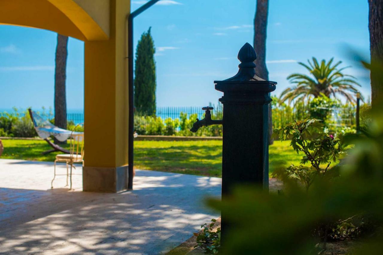 Tra Gli Alberi E Il Mare Bed and Breakfast Sirolo Exteriör bild