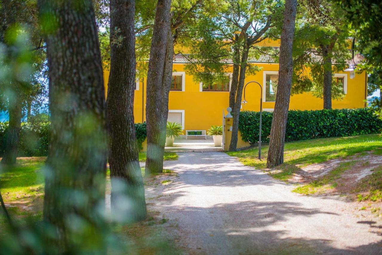 Tra Gli Alberi E Il Mare Bed and Breakfast Sirolo Exteriör bild